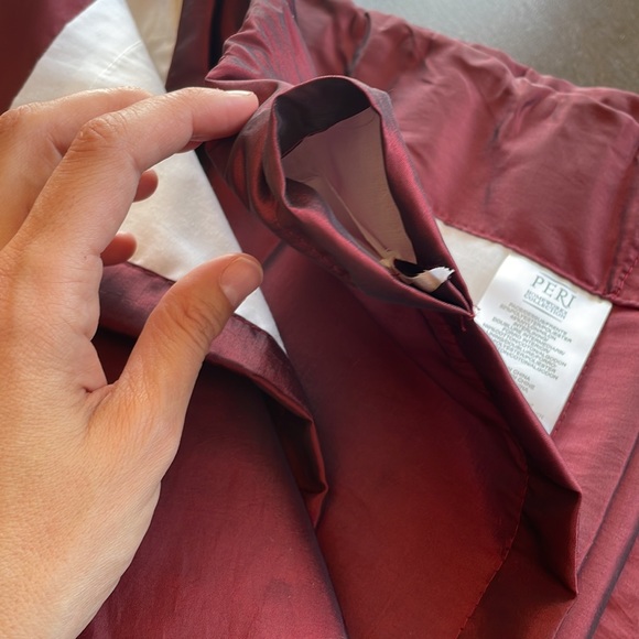 Burgundy iridescent drapes/curtains - Picture 3 of 4